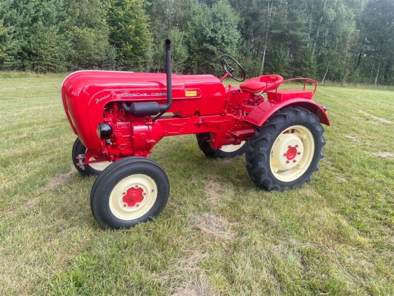 Tracteur vétéran PORSCHE JUNIOR