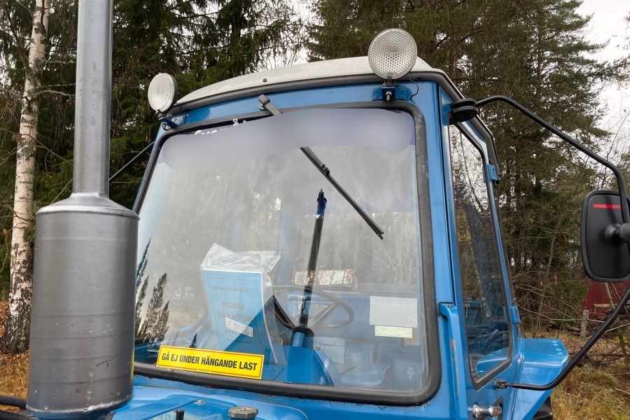Ford 3600 avec chargeur – Image 15
