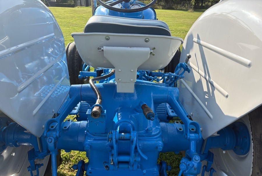 Fordson Super Major Super Six – Image 9