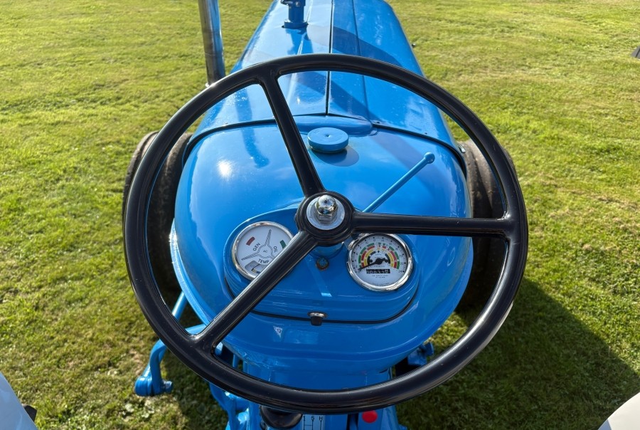 Fordson Super Major Super Six – Image 15