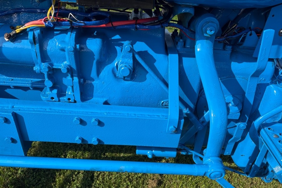 Fordson Super Major Super Six – Image 37