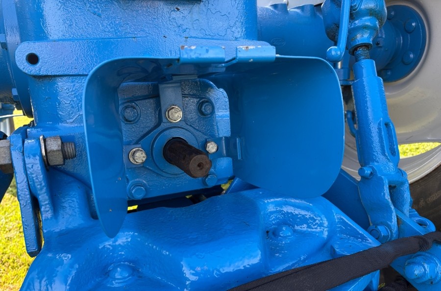 Fordson Super Major Super Six – Image 40
