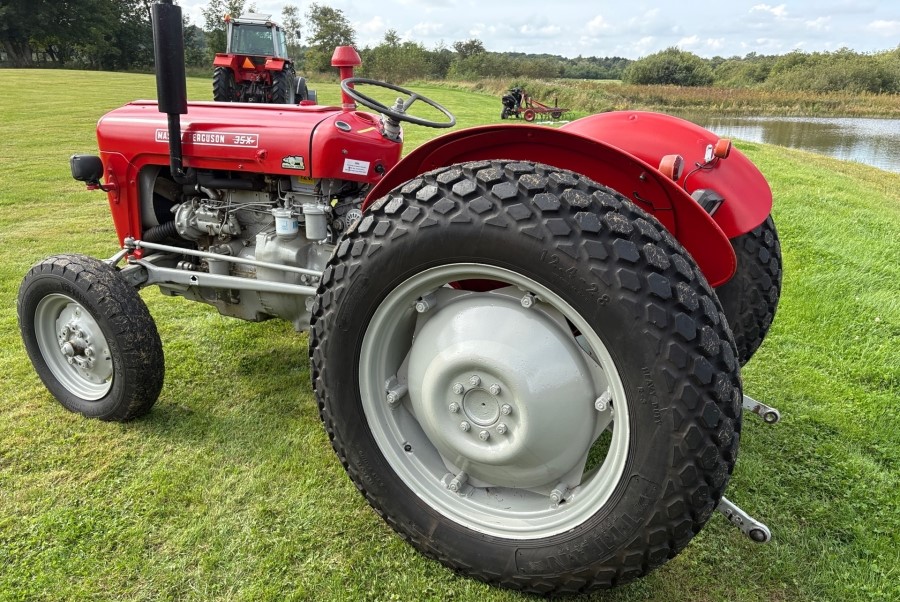 Tracteur Massey Ferguson 35X – Image 9