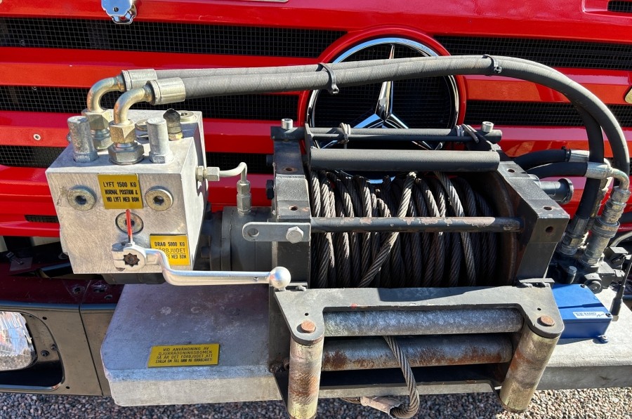 Unimog Mercedes-Benz U5000 Doka avec treuil – Image 27