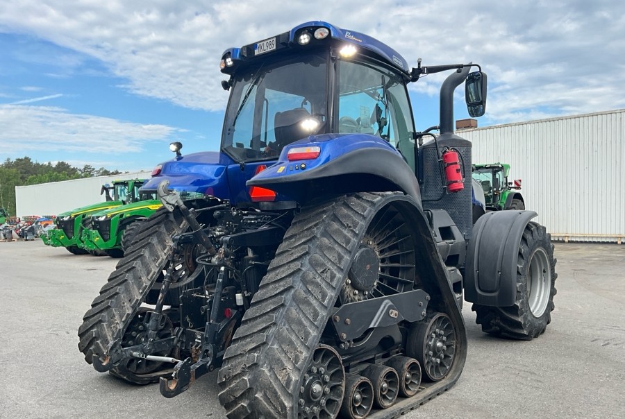 New Holland T8.435 – Image 15