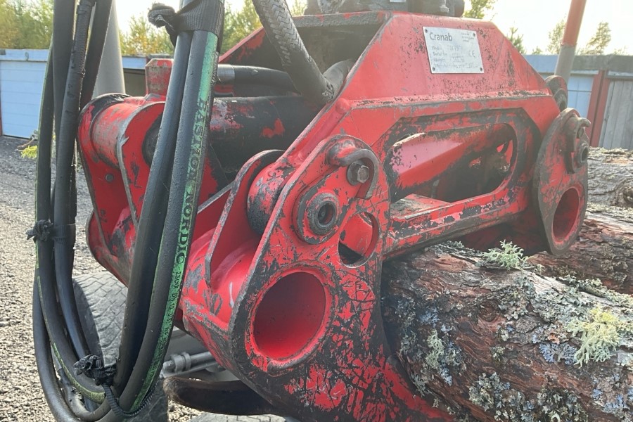 MB Trac 1300 avec grue et remorque forestière – Image 26