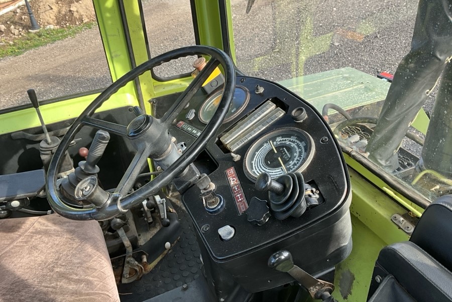 MB Trac 1300 avec grue et remorque forestière – Image 54