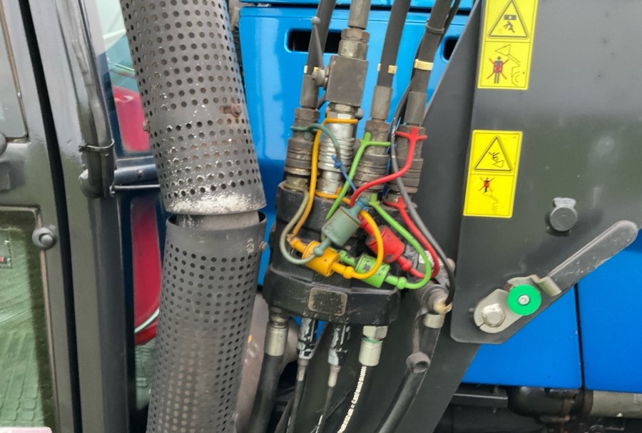 Valtra 8550-4 HiTech – Image 36