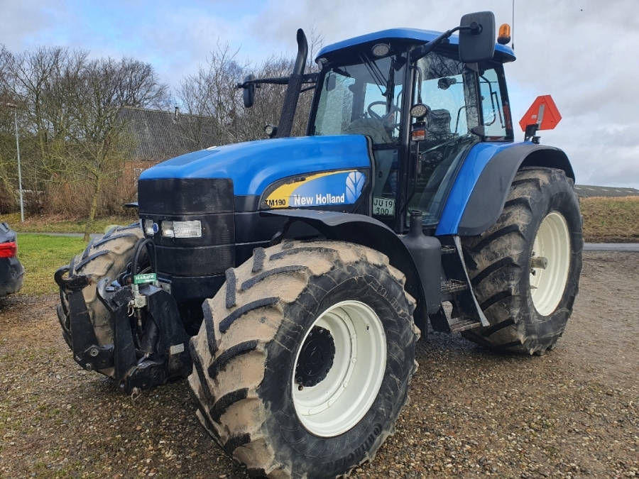 New Holland TM 190 – Image 2