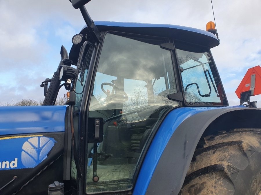 New Holland TM 190 – Image 10