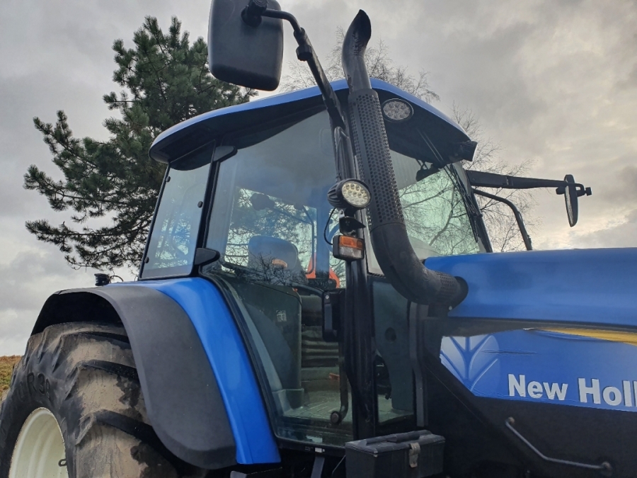 New Holland TM 190 – Image 12