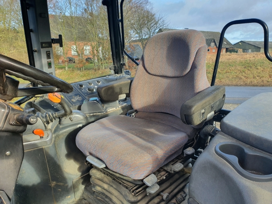 New Holland TM 190 – Image 27