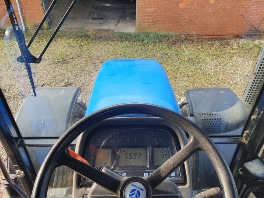 New Holland TM 190 – Image 31