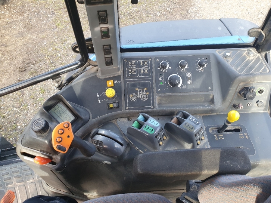 New Holland TM 190 – Image 33