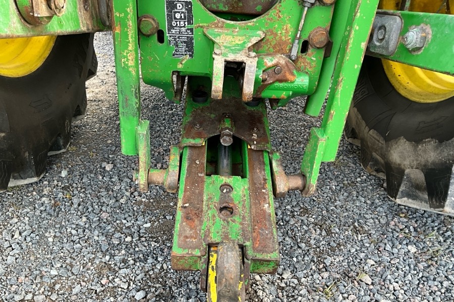 John Deere 6910S – Image 24
