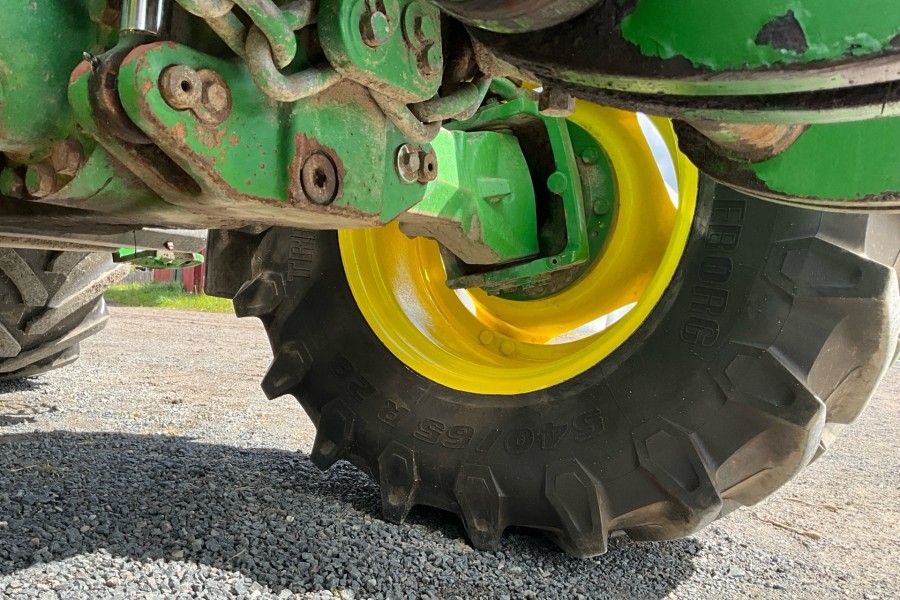 John Deere 6910S – Image 34