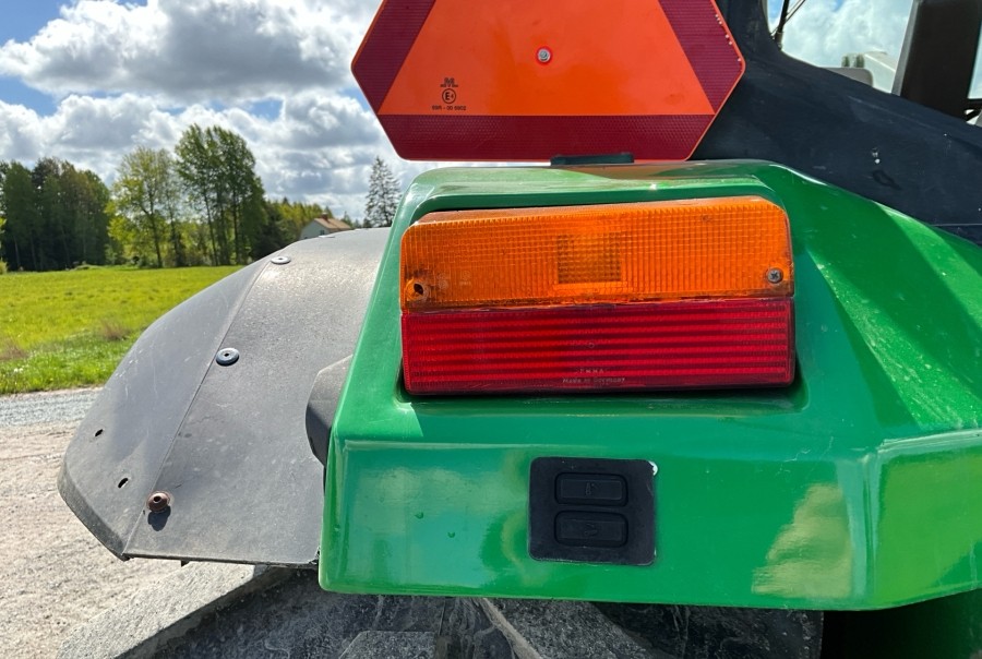 John Deere 6910S – Image 37