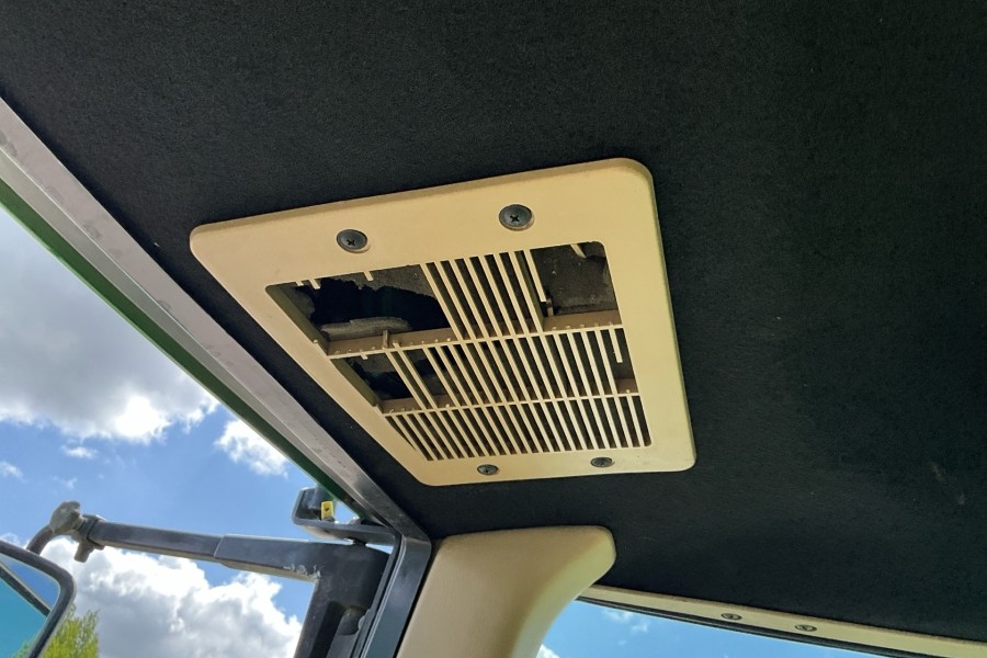 John Deere 6910S – Image 47