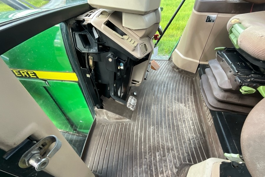 John Deere 6910S – Image 51