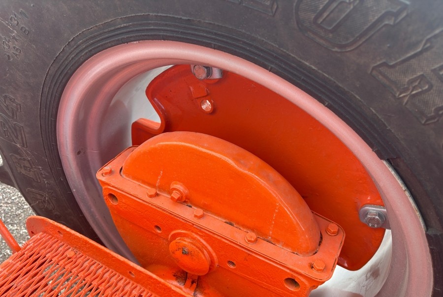 Allis-Chalmers B – Image 14
