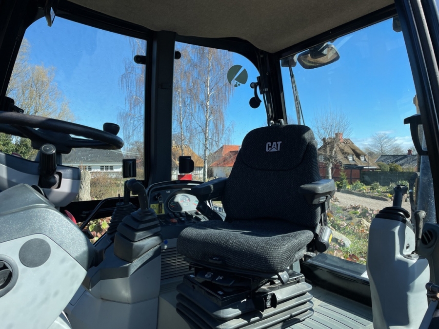 Caterpillar 442E – Image 31
