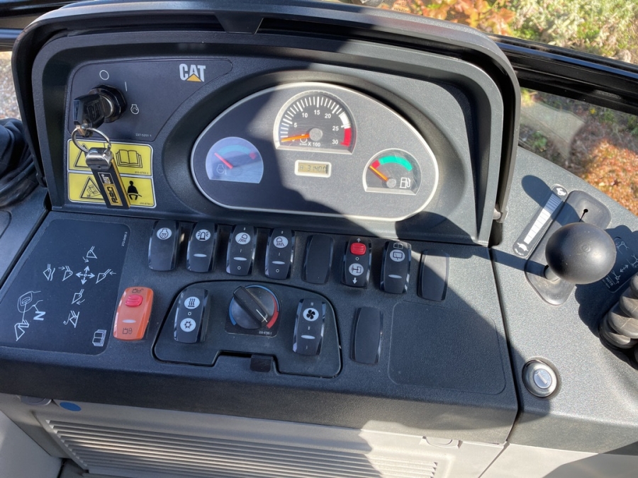 Caterpillar 442E – Image 42